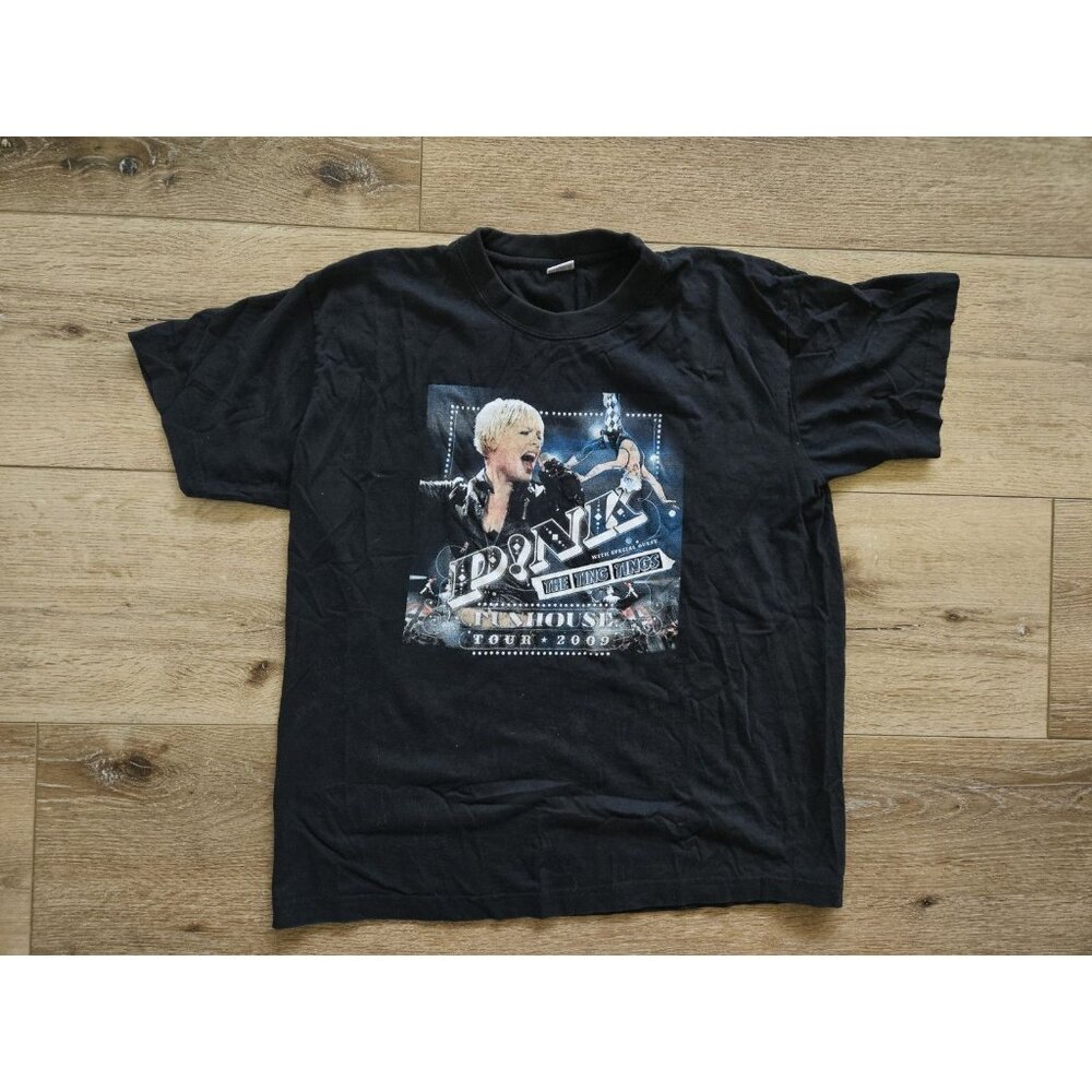 Pink Funhouse Tour 2009 Concert T-Shirt Toronto Size Small